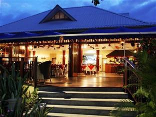 Pirogue * Praslin (Ile)