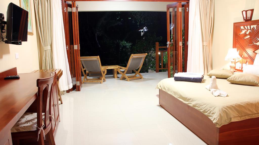 Lodge Pirogue *